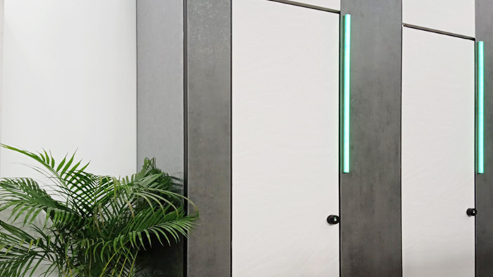 采用抗倍特板用于學(xué)校衛(wèi)生間隔斷板的特性!